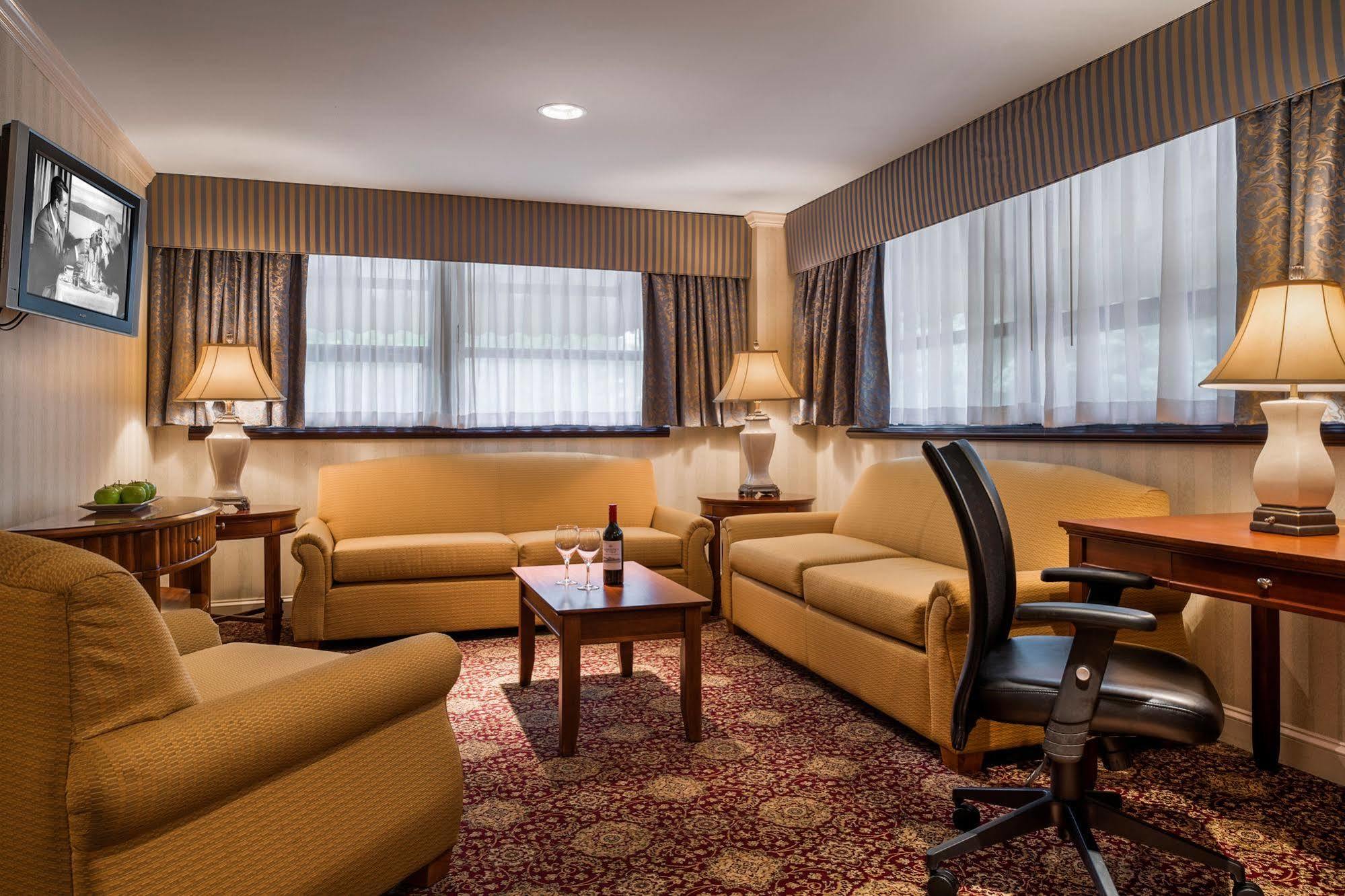 The Radnor Hotel Wayne Eksteriør bilde